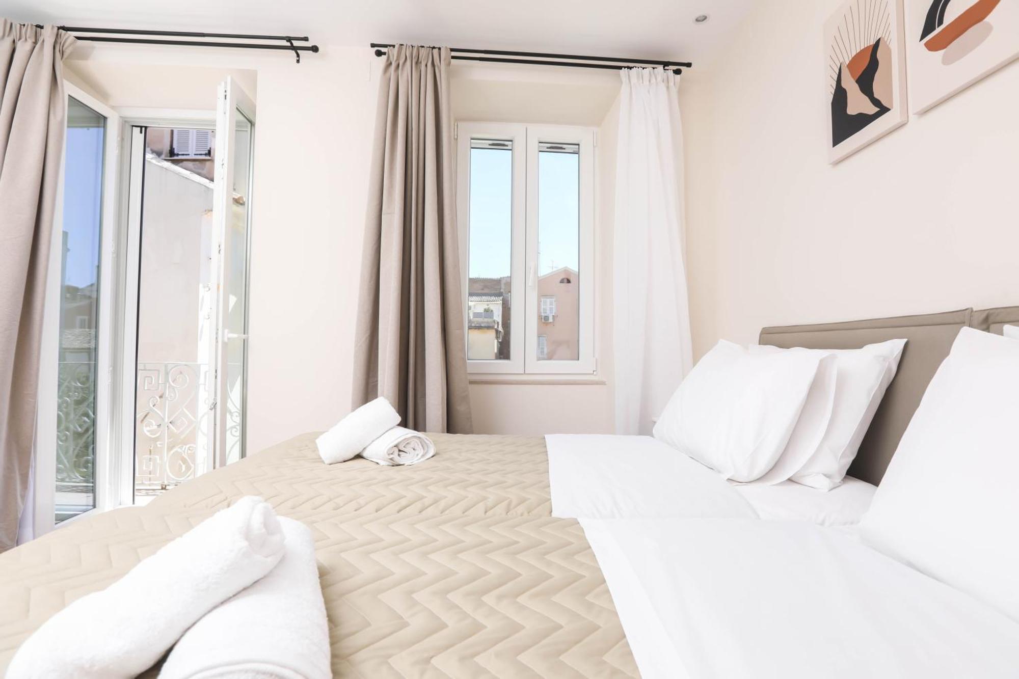 Patras Luxury *